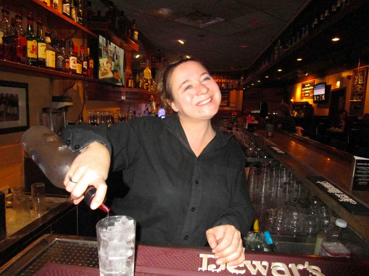 bar server