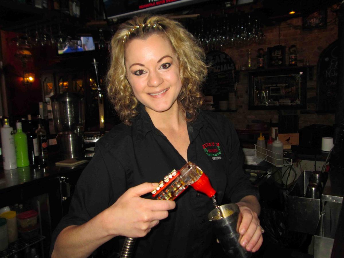 bar server