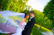 Happy newlyweds at Concorde Banquets wedding garden in Kildeer