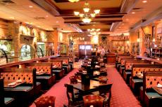 The beautifully spacious dining room at Jimmy's Charhouse in Libertyville