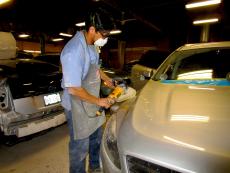 Skilled staff at Wreck and Roll Auto Body in Chicago